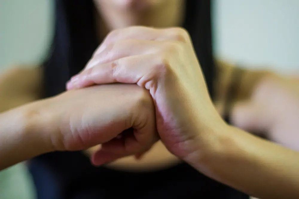 Does Cracking Your Knuckles Lead to Arthritis?