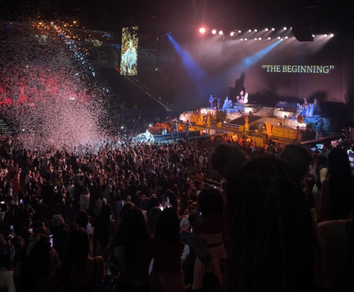 Crowds cheered as Jhene Aiko took the stage.