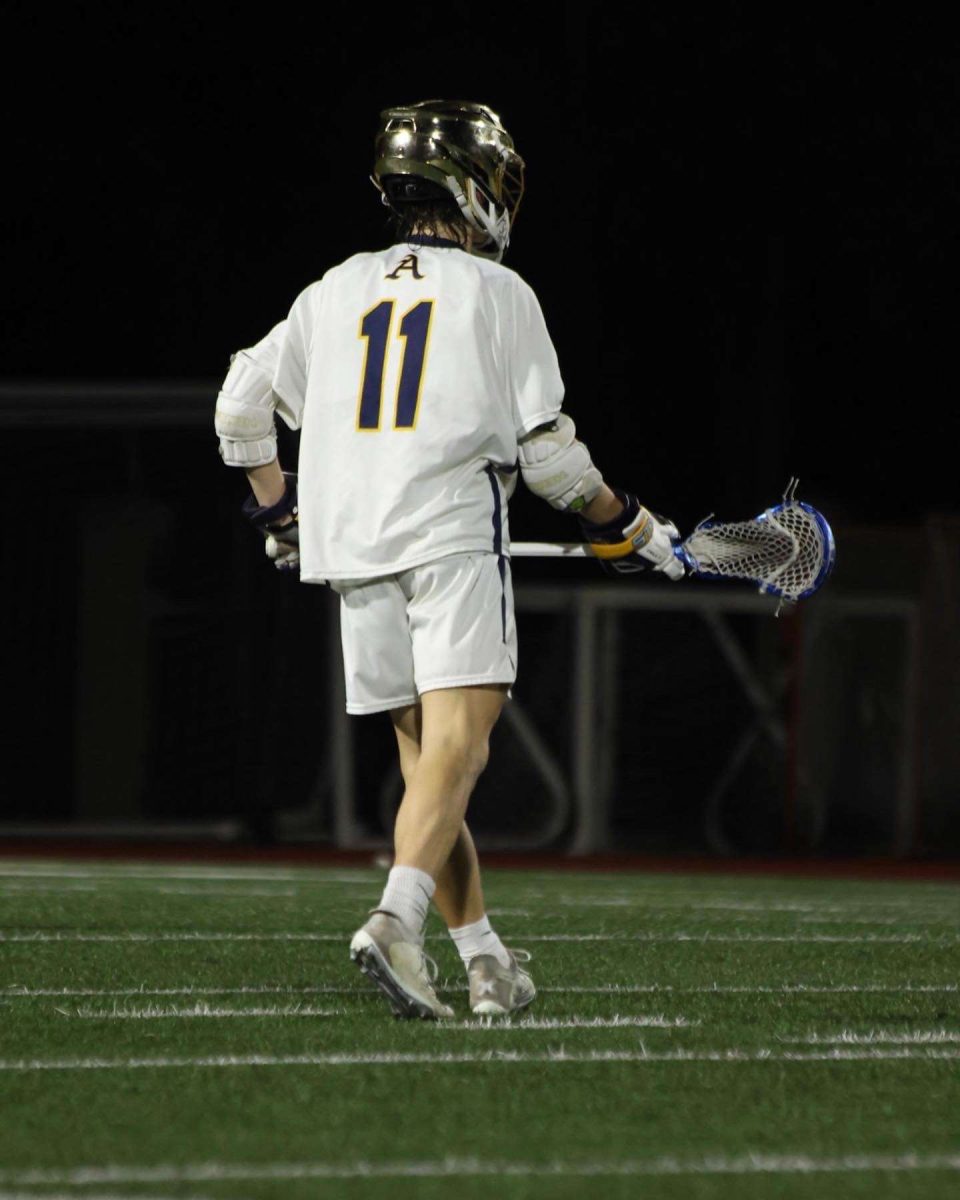 Vinnie Rappold gets ready for a pass during the 23-24 season.