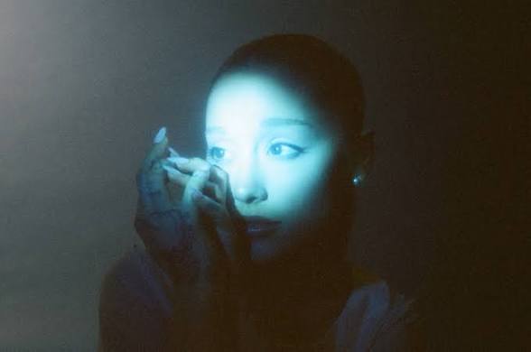 Ariana Grande Returns to the Stage After 6 Years