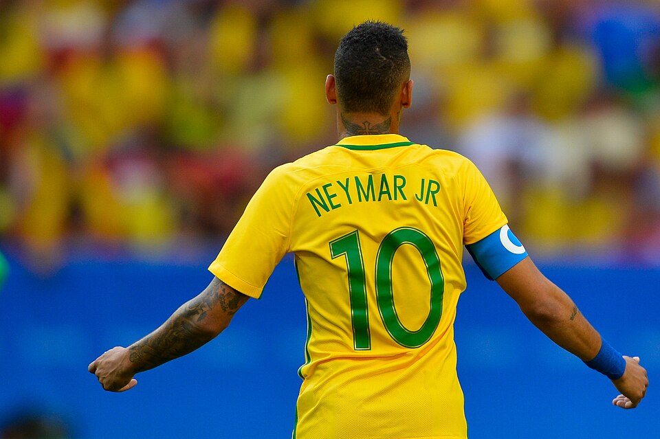 Brasília - Camera shows the back of Neymar Jr. -  Wikimedia Commons
